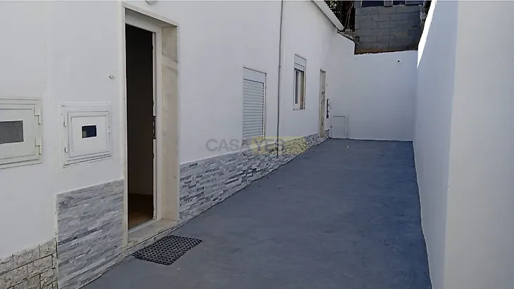 main-listing-picture-0