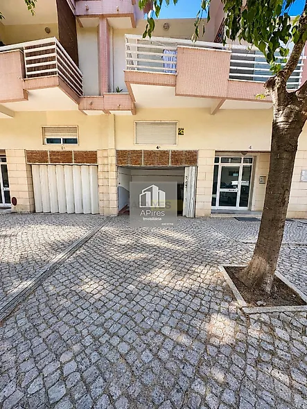 main-listing-picture-0