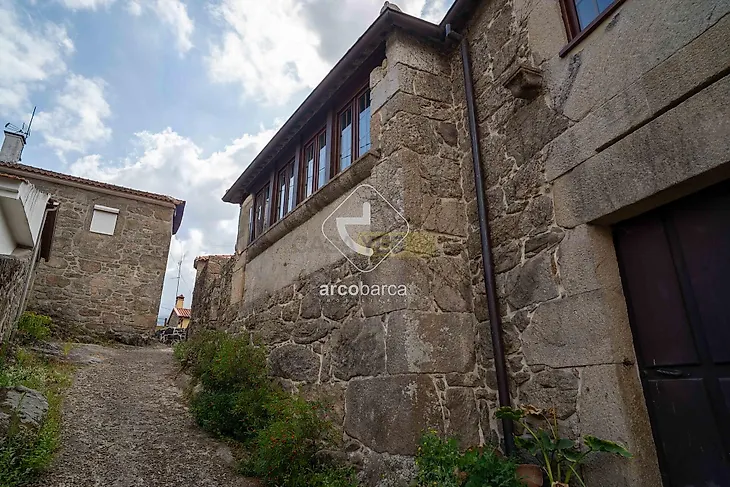 main-listing-picture-0