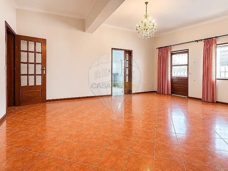 main-listing-picture-0