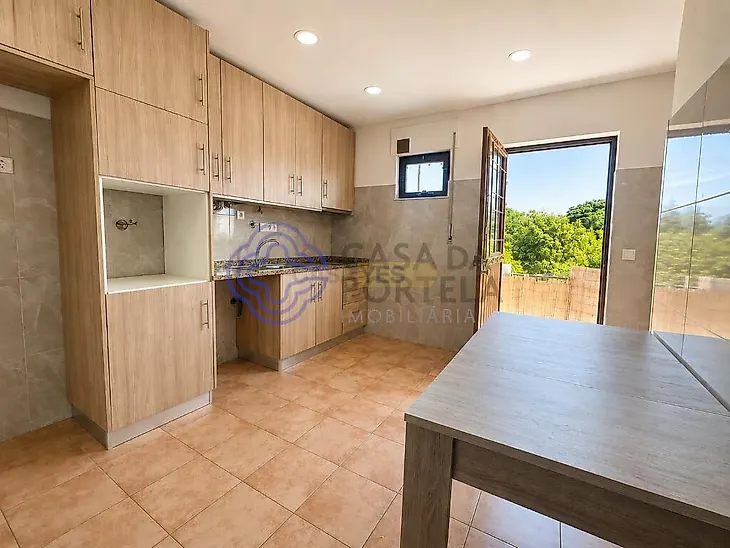 main-listing-picture-0