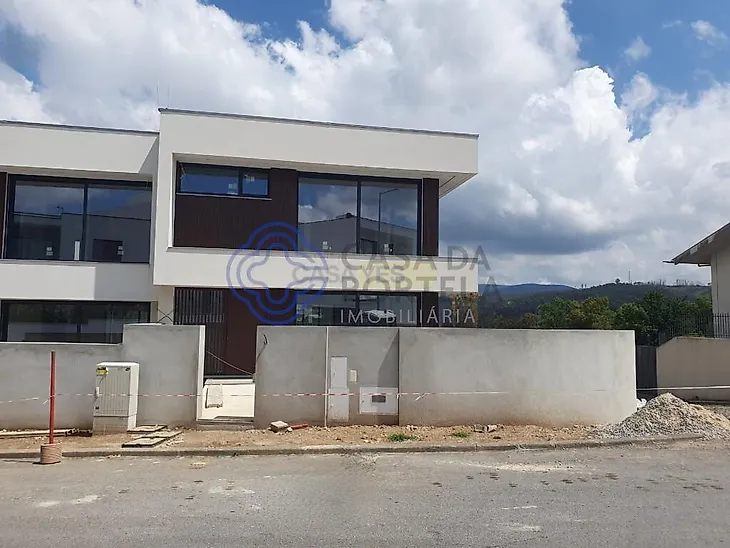 main-listing-picture-0