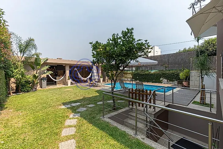 main-listing-picture-0
