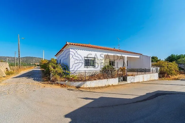 main-listing-picture-0