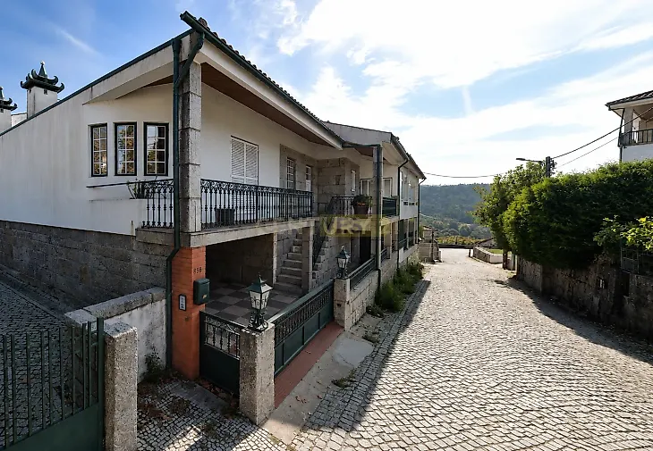 main-listing-picture-0