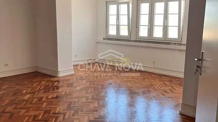 main-listing-picture-0
