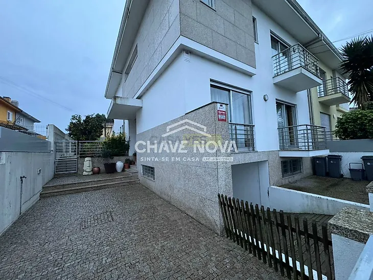 main-listing-picture-0