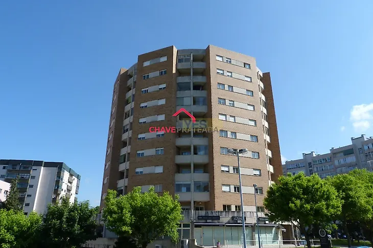 main-listing-picture-0