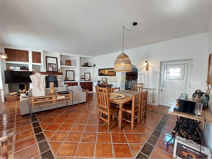 main-listing-picture-0