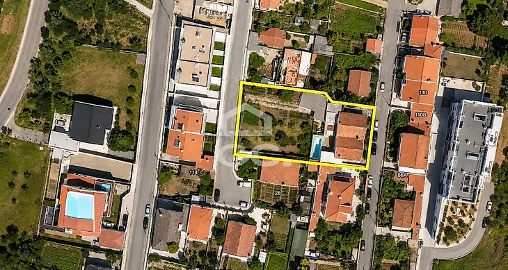 main-listing-picture-0
