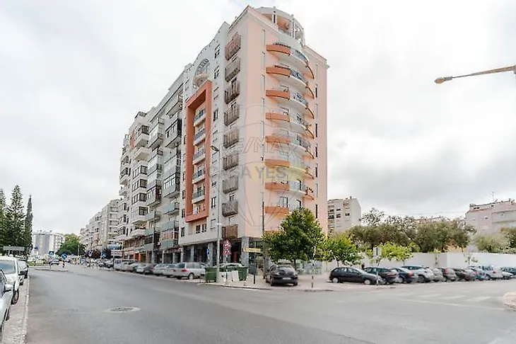 main-listing-picture-0