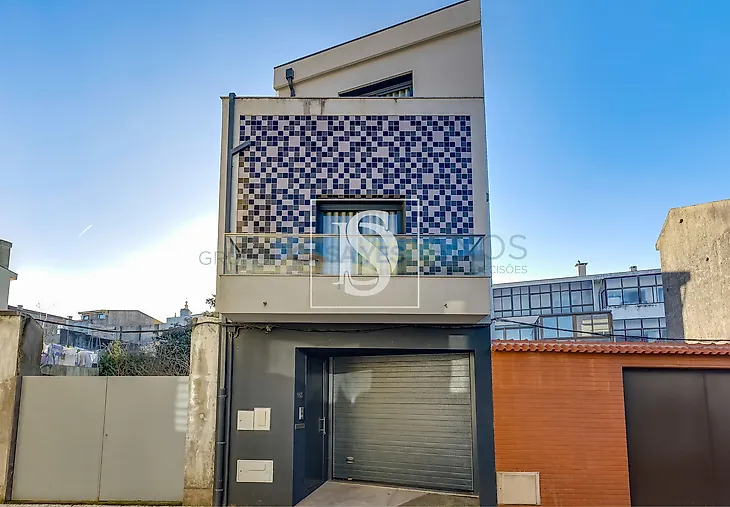 main-listing-picture-0