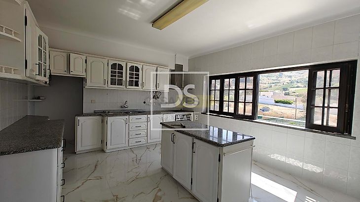 main-listing-picture-0
