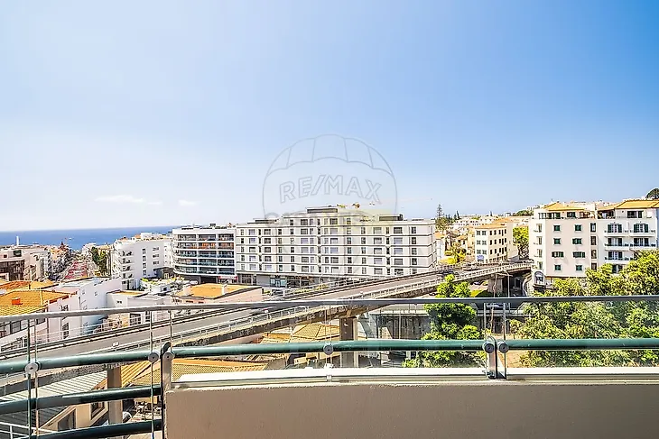main-listing-picture-0