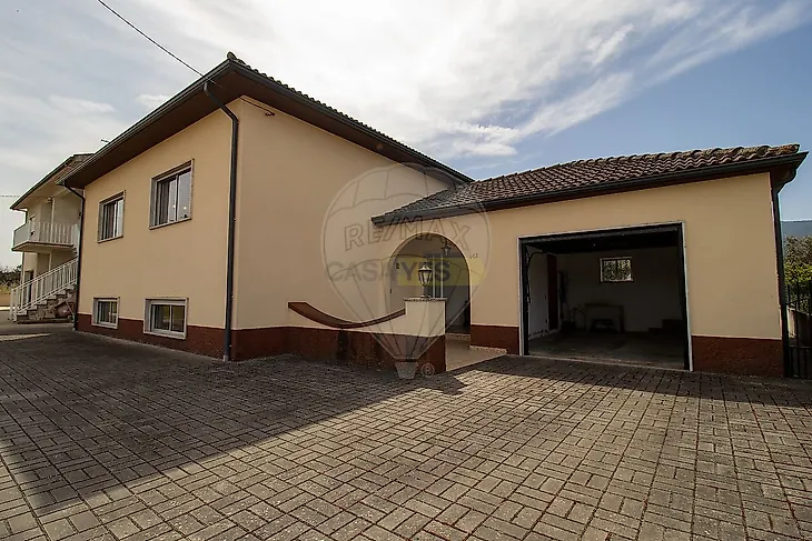 main-listing-picture-0