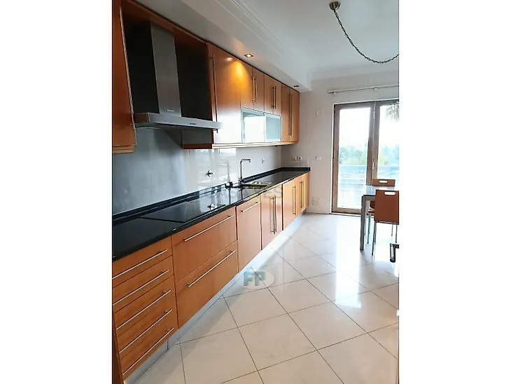 main-listing-picture-0