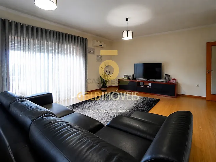 main-listing-picture-0