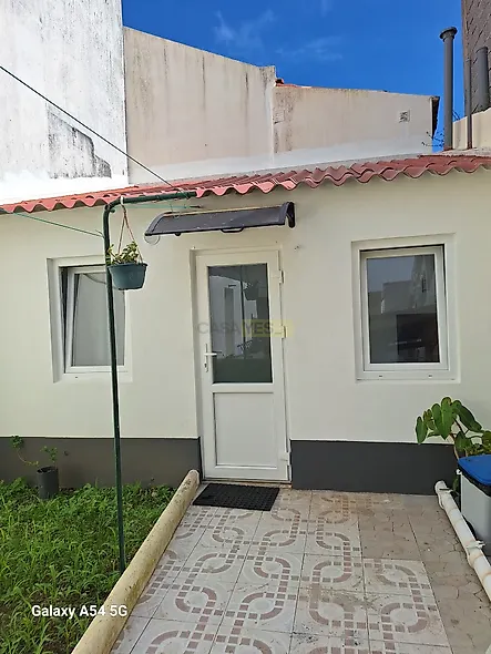 main-listing-picture-0