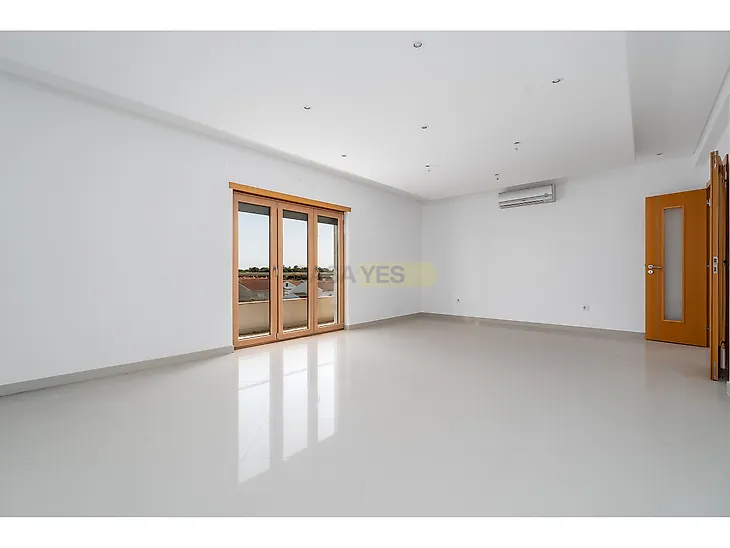 main-listing-picture-0