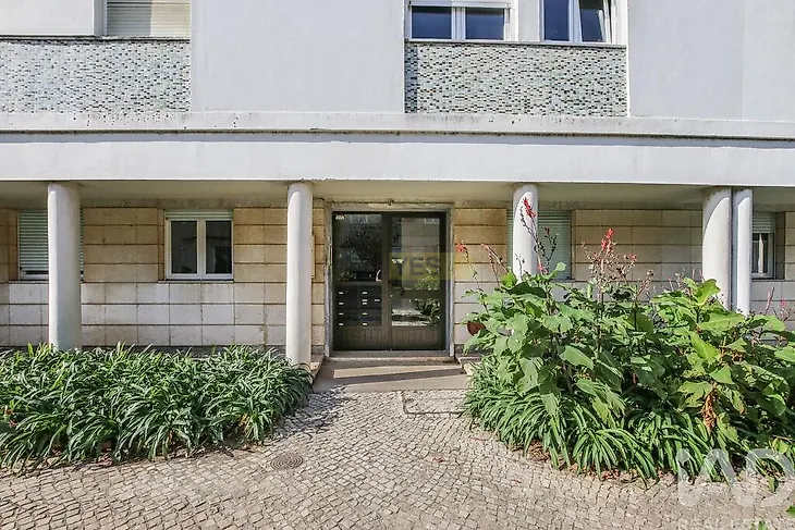 main-listing-picture-0