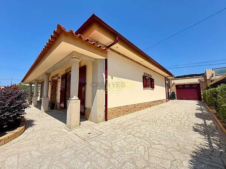 main-listing-picture-0