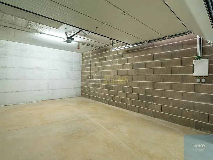 main-listing-picture-0
