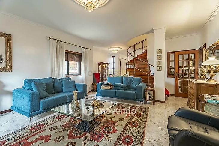 main-listing-picture-0