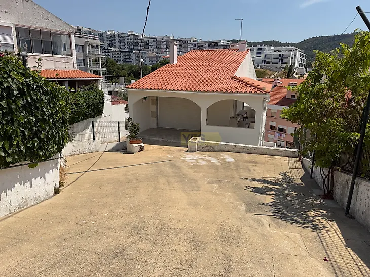 main-listing-picture-0