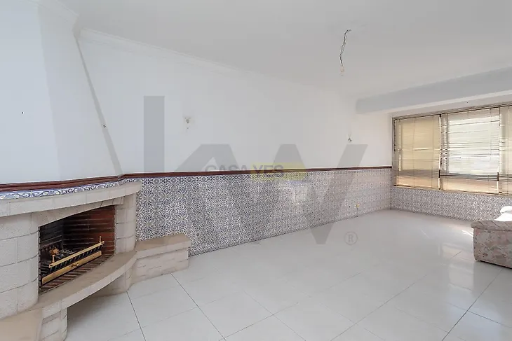 main-listing-picture-0