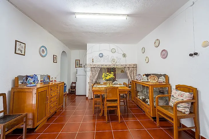 main-listing-picture-0