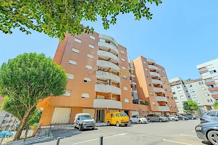 main-listing-picture-0