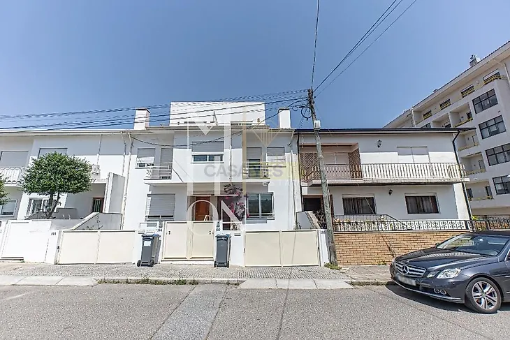 main-listing-picture-0