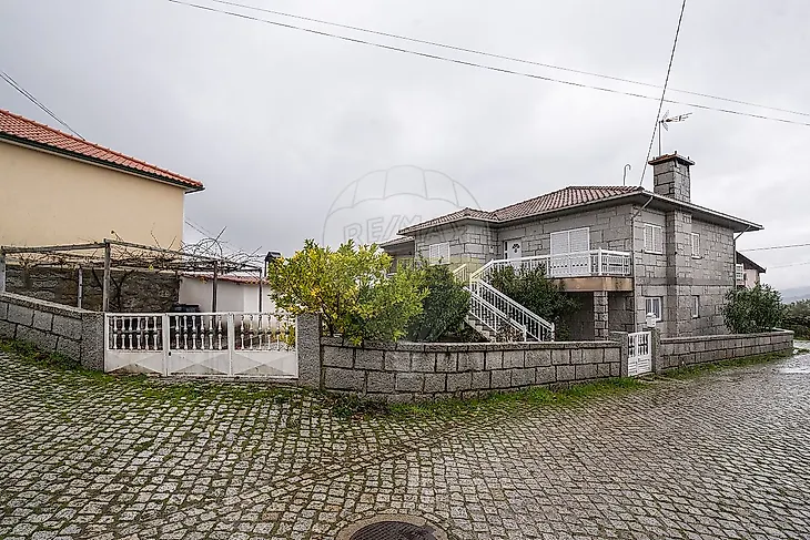 main-listing-picture-0