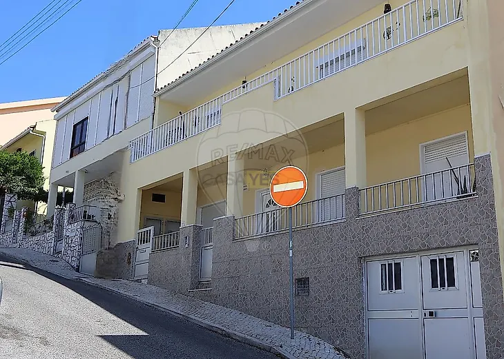 main-listing-picture-0