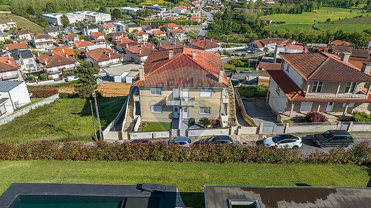 Casas e apartamentos para venda em Moreira de Rei, Trancoso