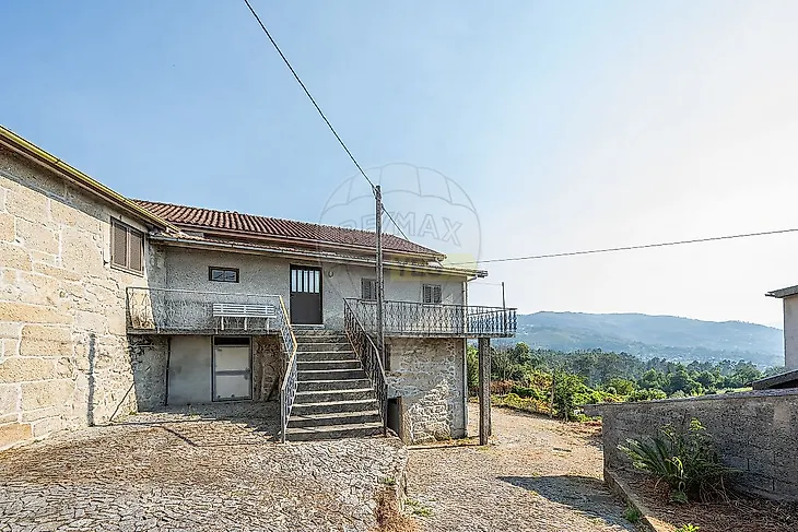 main-listing-picture-0