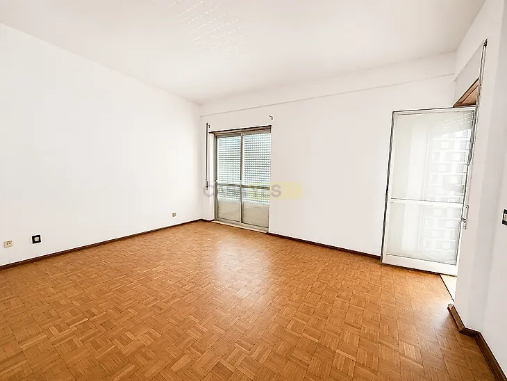 main-listing-picture-0