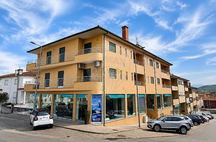 main-listing-picture-0