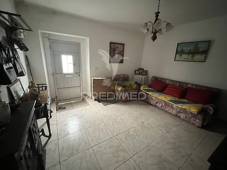 main-listing-picture-0