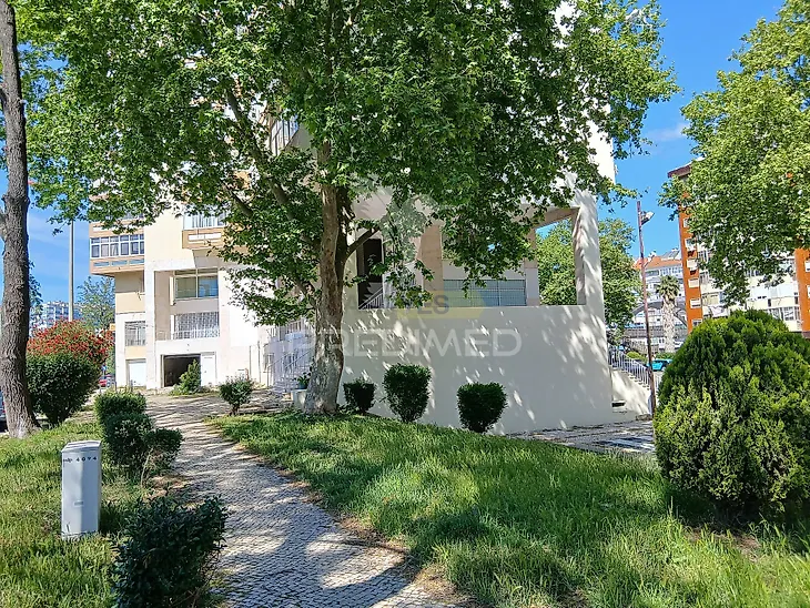 main-listing-picture-0