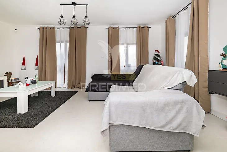 main-listing-picture-0