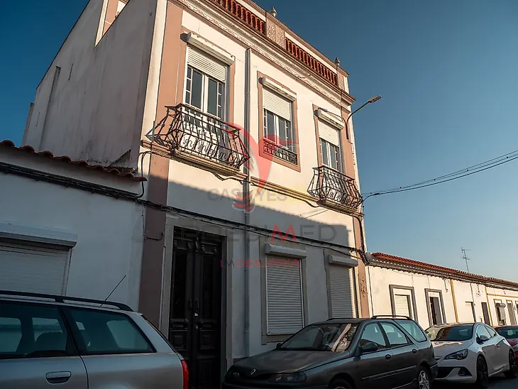 main-listing-picture-0