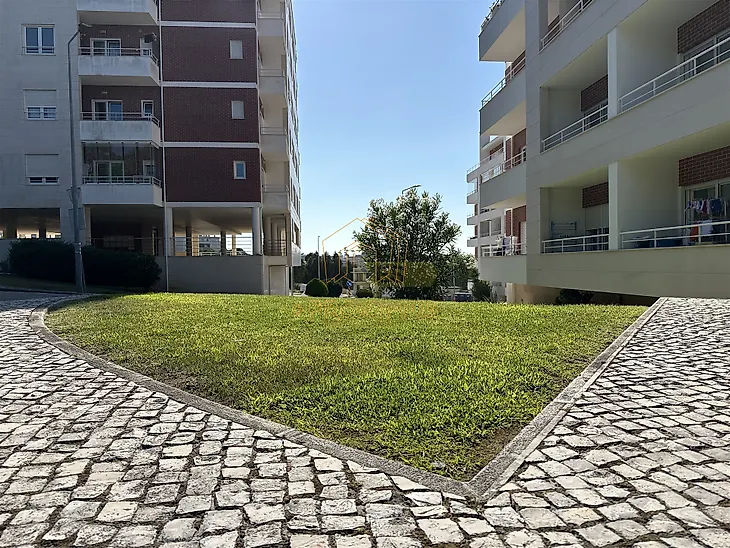 main-listing-picture-0