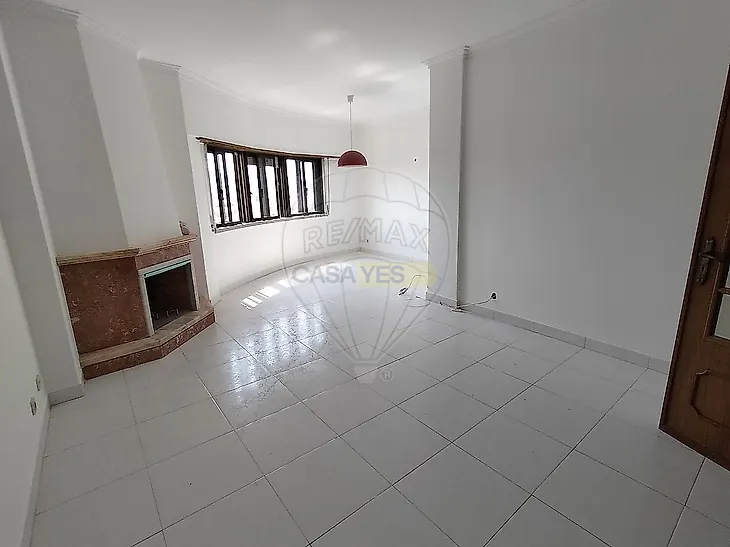 main-listing-picture-0