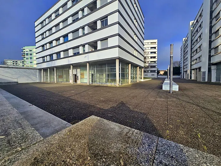 main-listing-picture-0