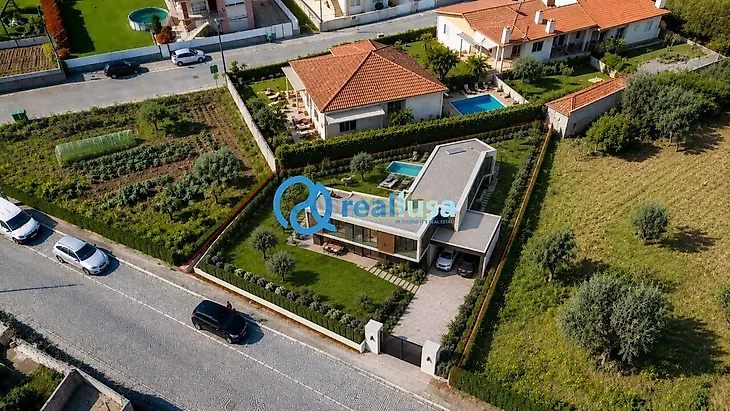 main-listing-picture-0