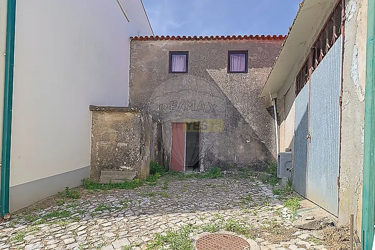 main-listing-picture-0