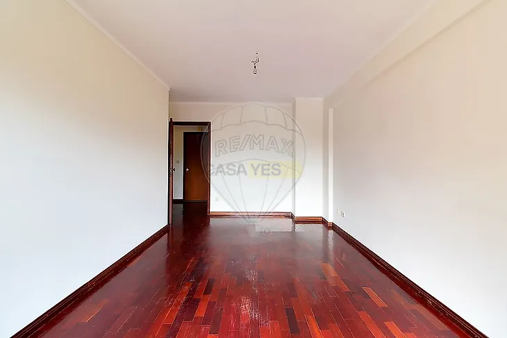 main-listing-picture-0