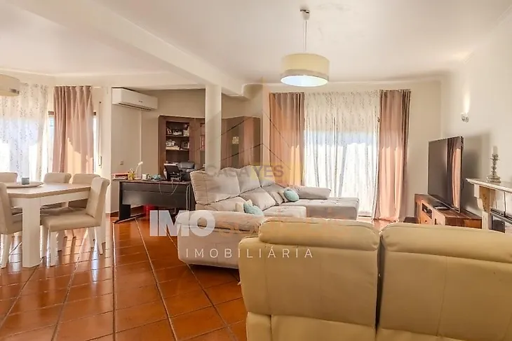 main-listing-picture-0