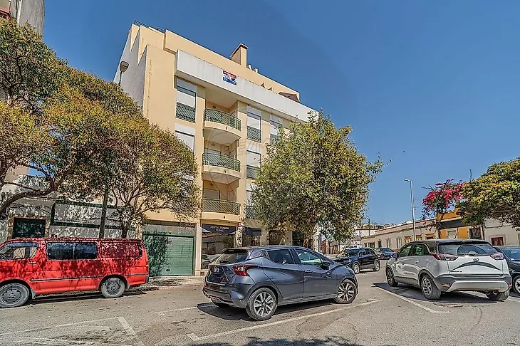 main-listing-picture-0
